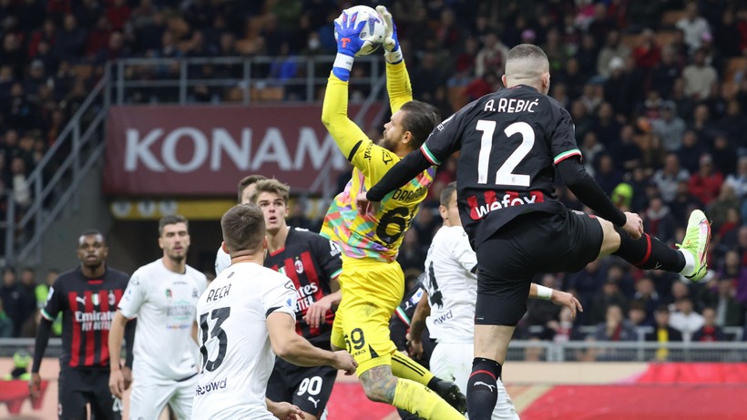 Serie A: Asysta Arkadiusza Recy. Milan z trudem pokonał "polską" Spezię