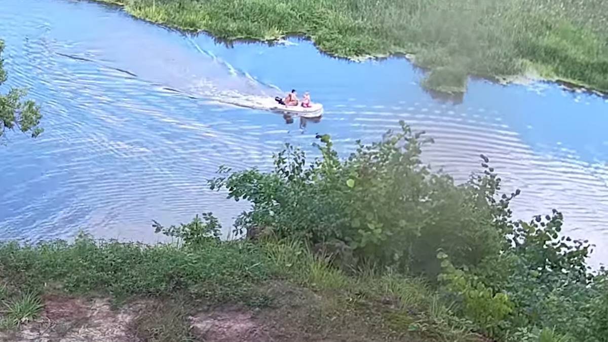 Pontonem popłynęli z Polski do Rosji. Zignorowali ostrzeżenia