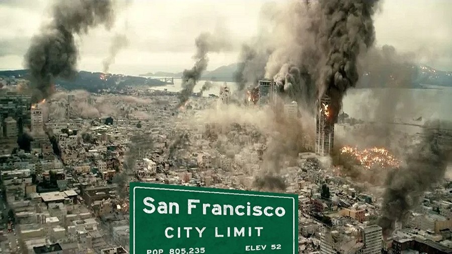 Wizja skutków trzęsienia ziemi w Kalifornii w filmie "San Andreas". Fot. Warner Bros. Pictures.