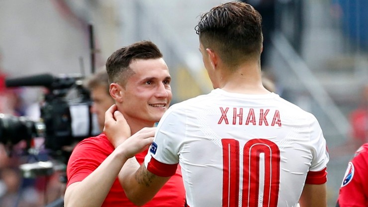 Euro 2016: Bracia Xhaka zagrali przeciwko sobie i przeszli do historii!