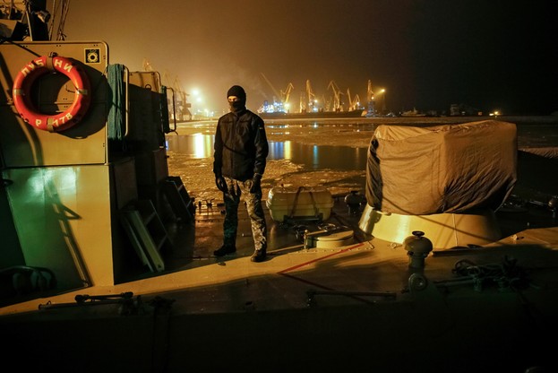Ukraińskim marynarzom przedstawiono zarzuty przekroczenia granicy Rosji