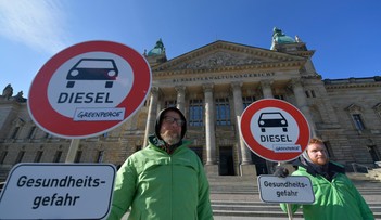 Duże miasta mogą zakazać wjazdu samochodom z silnikiem diesla - orzekł niemiecki sąd