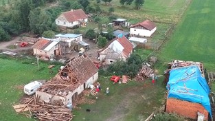 06.09.2020 11:00 1 osoba zginęła, 4 są ranne. Zerwane dachy, złamane i powalone drzewa, nieprzejezdne drogi [ZDJĘCIA]