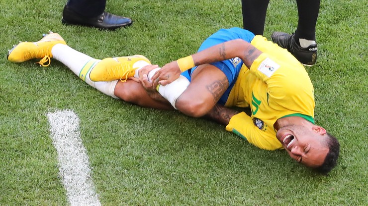Trener Brazylii skrytykował Neymara za symulowanie... sześć lat temu! (WIDEO)