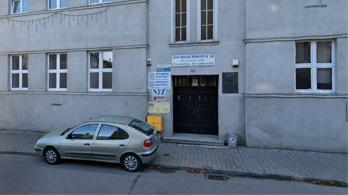 Skandal w przychodni. Zmarła leżała na schodach, lekarze nie reagowali