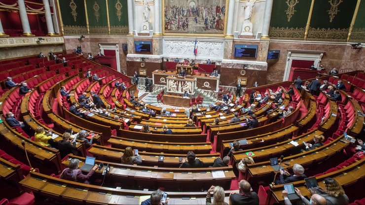 Francja. Parlament przyjął ustawę o paszportach szczepionkowych