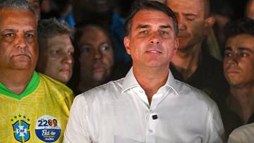 Chciał zostać prezydentem, rozpłynął się w powietrzu. Gdzie jest Flavio Bolsonaro?