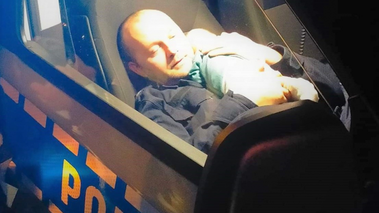 Wielkopolskie. Policjant z Jastrowia uratował trzymiesięczne dziecko