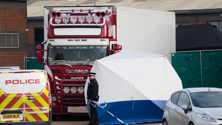 W. Brytania: wśród ciał znalezionych w ciężarówce było 10 nastolatków