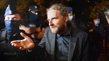 Atak na posła przed Sejmem. Reaguje premier
