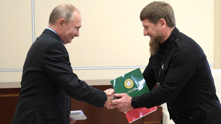 Wojna w Ukrainie. Kadyrow grozi prezydentowi Ukrainy. "Uciekaj, Zełenski, uciekaj"
