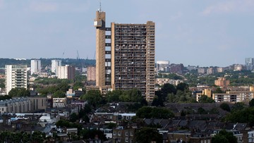 "Setki wieżowców mogą mieć łatwopalną elewację". Brytyjski rząd ostrzega