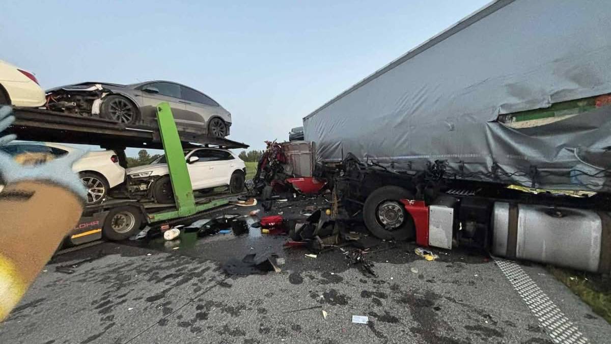 Tragedia na Podlasiu. Potężne zderzenie kilku ciężarówek