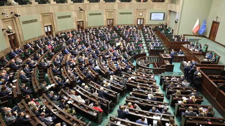 13. emerytura 2020. Sejm pracuje nad coroczną wypłatą "trzynastki" i renty