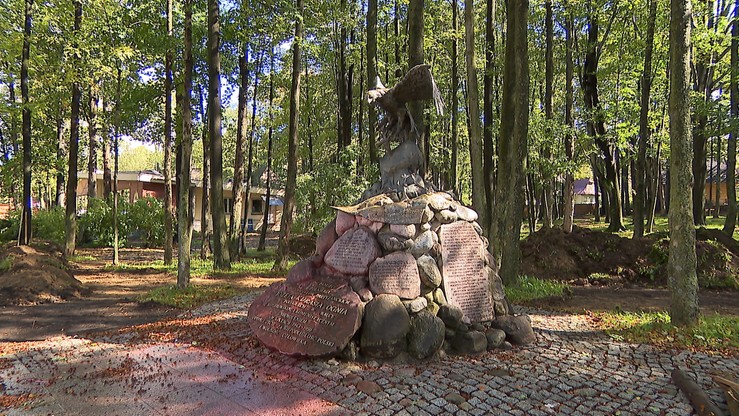 Policja szuka sprawców dewastacji pomnika Józefa Kurasia "Ognia" w Zakopanem