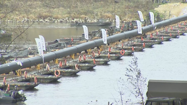 Wojsko rozmontowało most pontonowy na Wiśle. To nie koniec akcji
