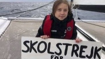 Greta Thunberg płynie katamaranem na szczyt klimatyczny. Zbliża się do Lizbony
