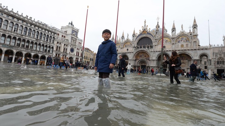 Wenecji grozi trzecia w tym tygodniu wysoka fala