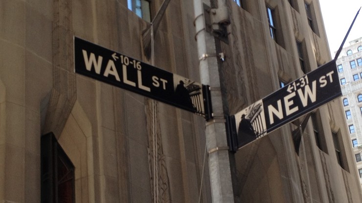 Na Wall Street po spadkach lekkie zmiany