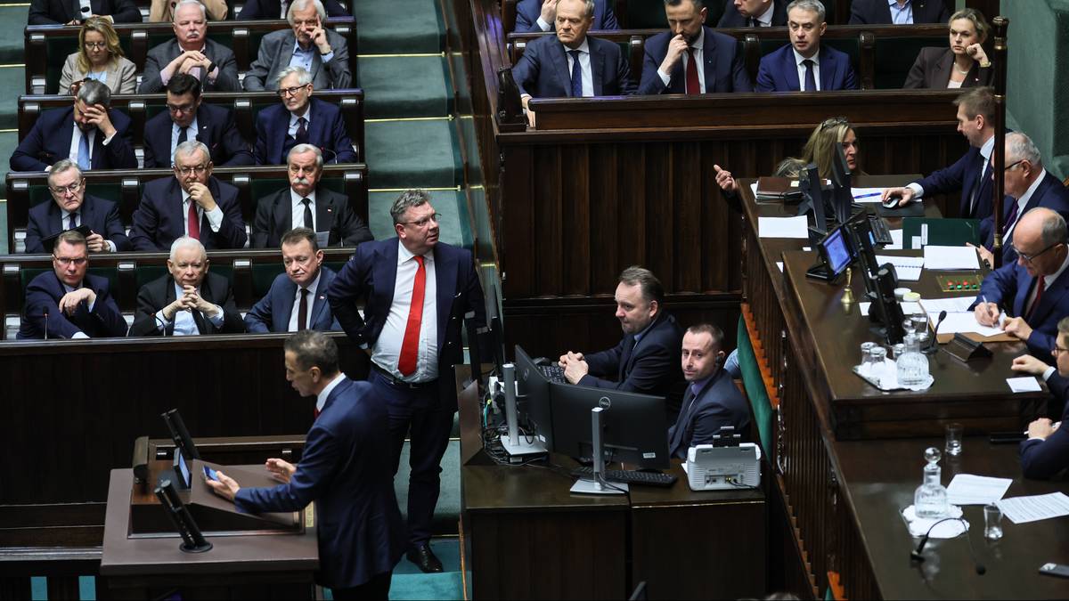 Sondaż po dwóch ważnych wydarzeniach. Tusk i Kaczyński mogą być zadowoleni