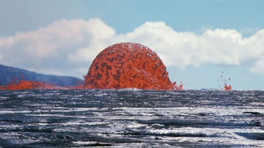 Kopuła lawowa na Hawajach. Fot. JB Judd / USGS.