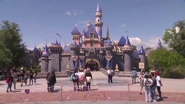 Najsłynniejszy Disneyland ponownie otwarty. Nigdy wcześniej nie był zamknięty  tak długo