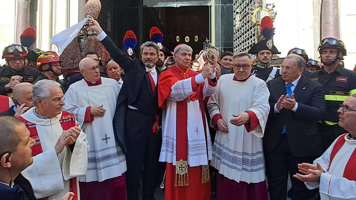 Cud św. Januarego. Wierni w Neapolu świętują