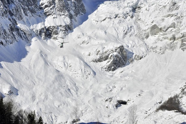 Polak wśród czterech ofiar lawiny w masywie Mont Blanc. "Zjeżdżali w zabronionym miejscu"