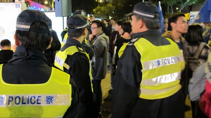 Chiny: policjanci będą musieli być uprzejmi. Zmiany w prawie o policji po śmierci aktywisty