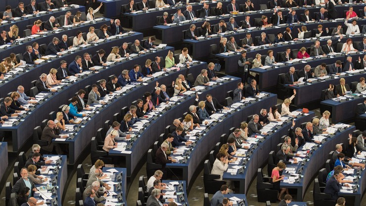 Komisja PE rekomenduje zniesienie wiz dla obywateli Ukrainy, Gruzji i Kosowa
