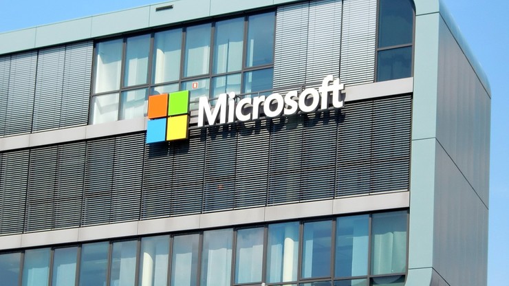 Microsoft przekonuje, że nie warto używać jego... Internet Explorera