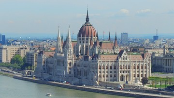 Węgry wprowadzają zakaz osiedlania dla "obcej ludności". Parlament uchwalił poprawkę do konstytucji