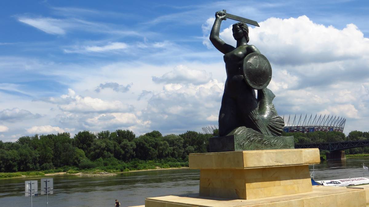 Oblanie pomnika Syrenki w Warszawie. Aktywistki "Ostatniego Pokolenia" skazane