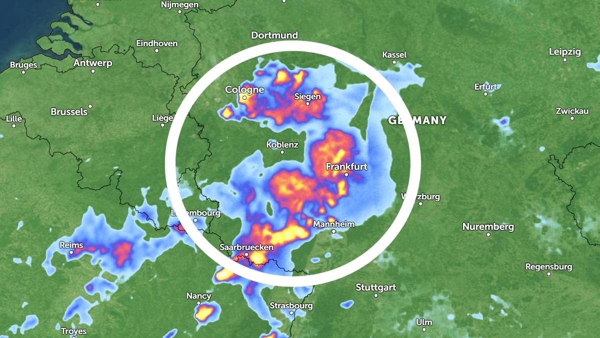 Radar wykrył olbrzyma, który pędzi nad Polskę. Jest pilne ostrzeżenie