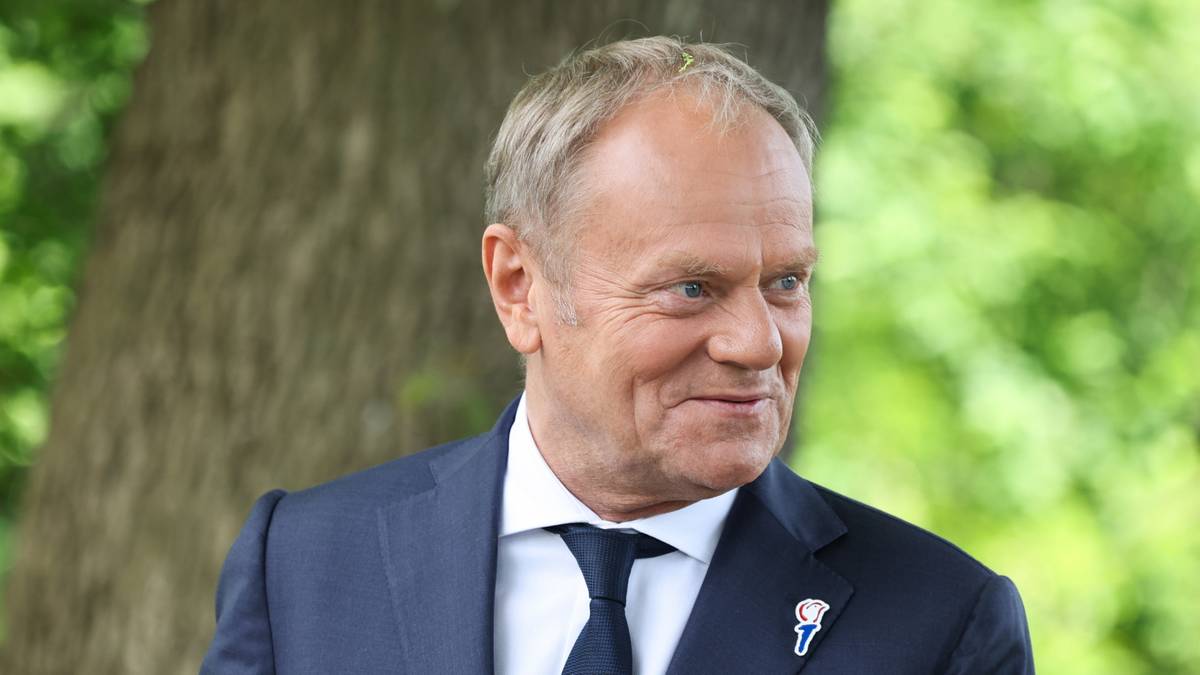 Tusk uderza w Nawrockiego i PiS. "Działki, mieszkania, wieżowce, remonty"