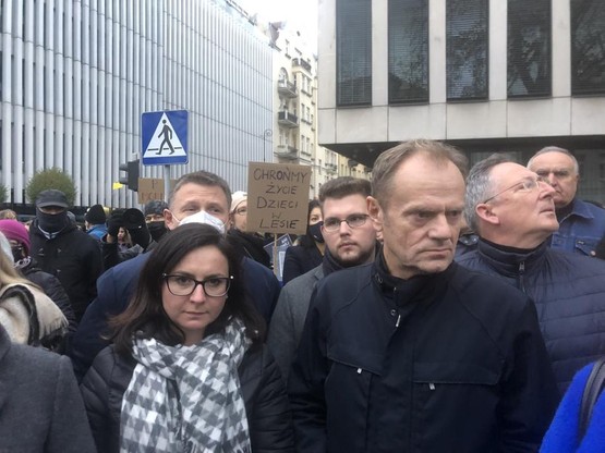 W marszu w Warszawie bierze udział m.in. Donald Tusk