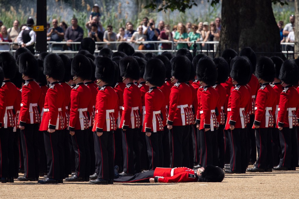 Podczas parady wojskowej w Londynie doszło do omdleń żołnierzy