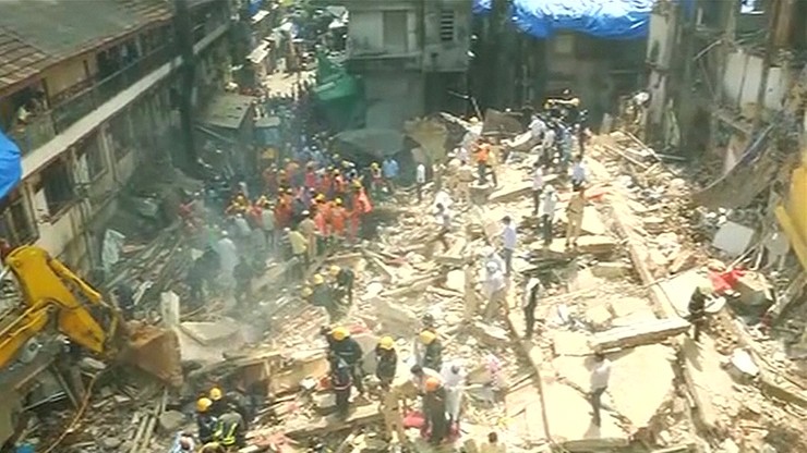 21 ofiar śmiertelnych zawalenia się domu w Bombaju