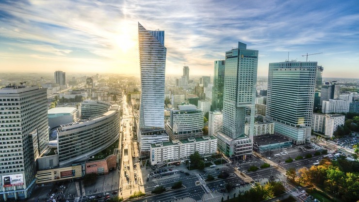 Warszawa zamiast Amsterdamu. Chiński inwestor zmienia siedzibę europejskiej centrali