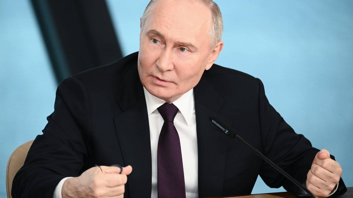 Vladimir Putin: The President of Ukraine has one year left
