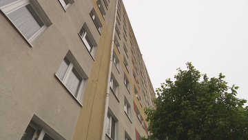 Dziewczynka wypadła z okna na 11. piętrze. Lekarze przekazali nowe informacje
