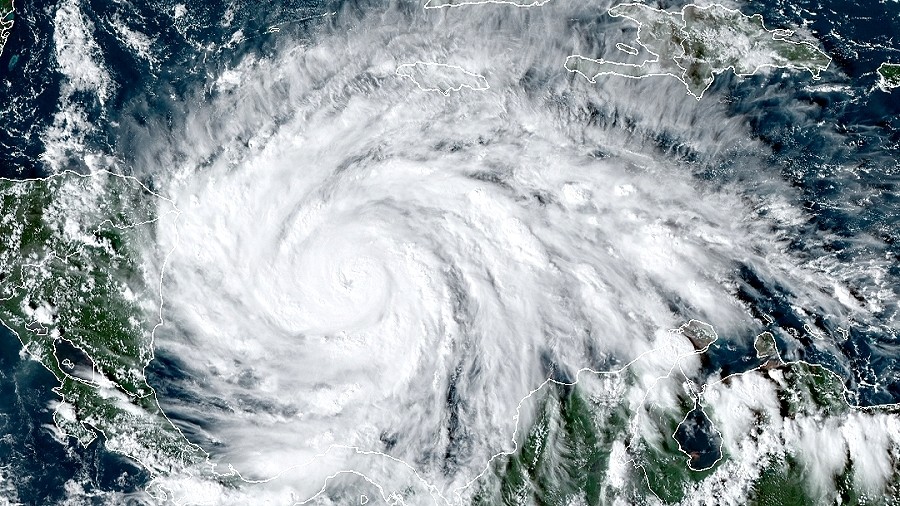 Zdjęcie satelitarne huraganu Iota. Fot. NASA.