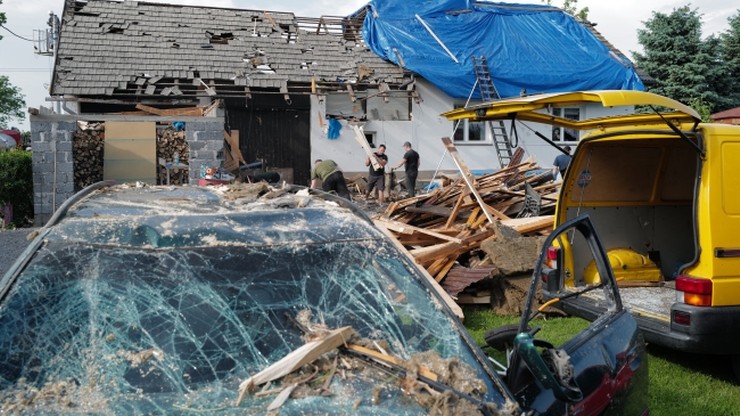 Duże straty po przejściu tornada na Śląsku. Zniszczenia także w Łódzkiem