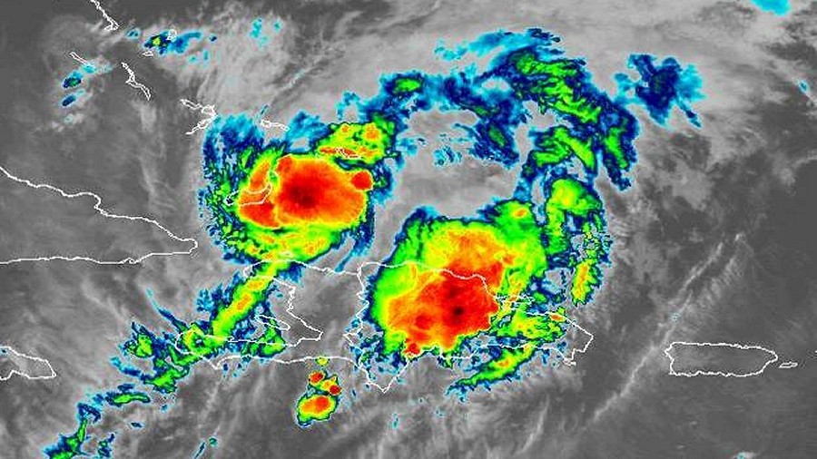 Zdjęcie satelitarne huraganu Izajasz. Fot. NASA.