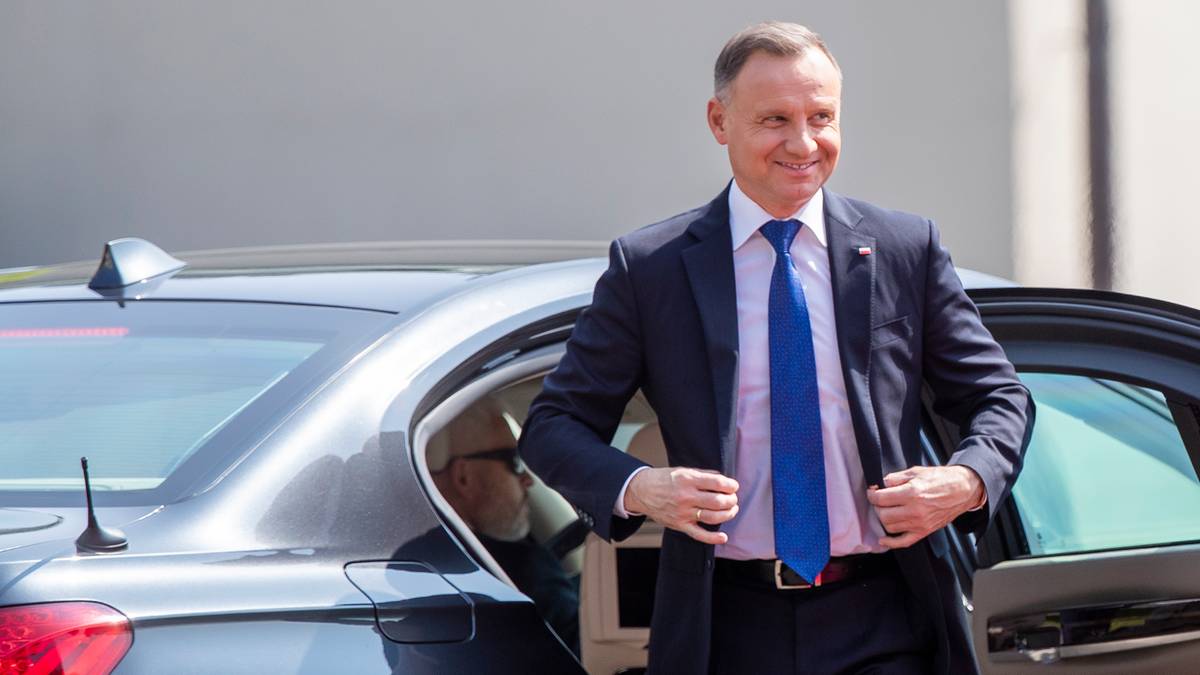 "Żeby nie było spekulacji". Andrzej Duda pokazał swoją emeryturę prezydencką