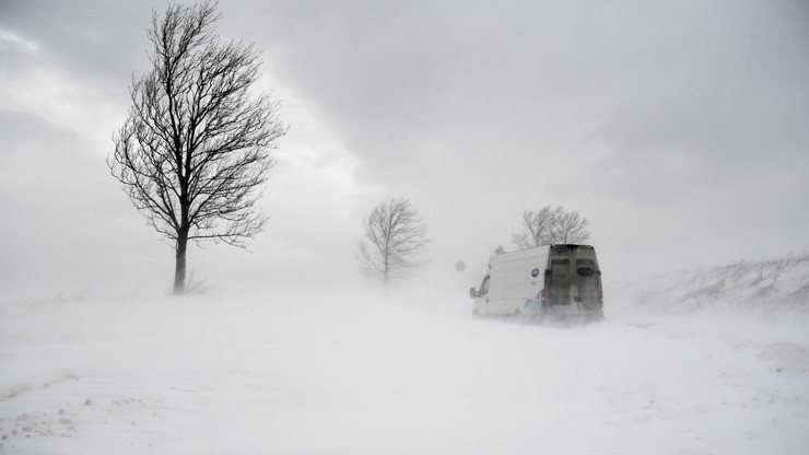 Oblodzenie w centrum, intensywne opady śniegu na południu Polski. IMGW ostrzega