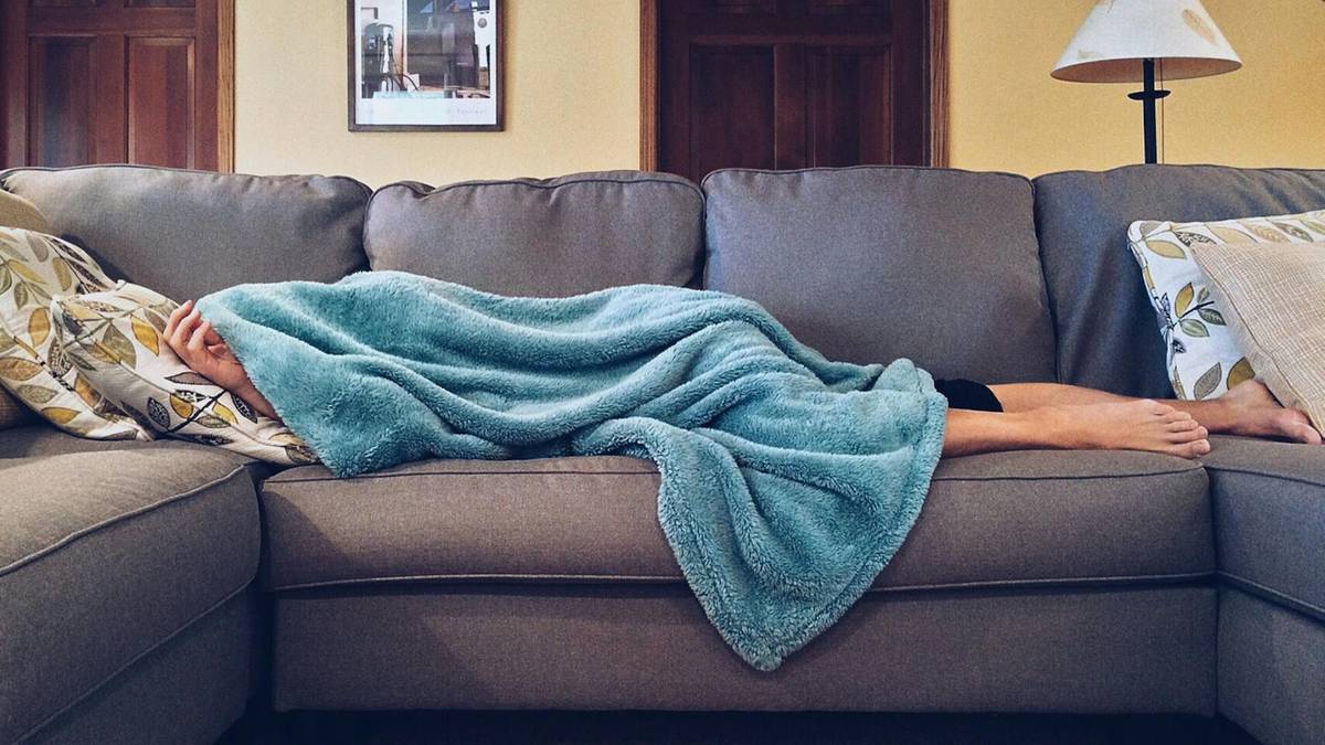 Szumy w uszach powiązane ze snem. Naukowcy odkryli zależność