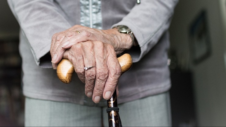 101-latka pokonała koronawirusa. Wcześniej zrobił to 99-letni mężczyzna