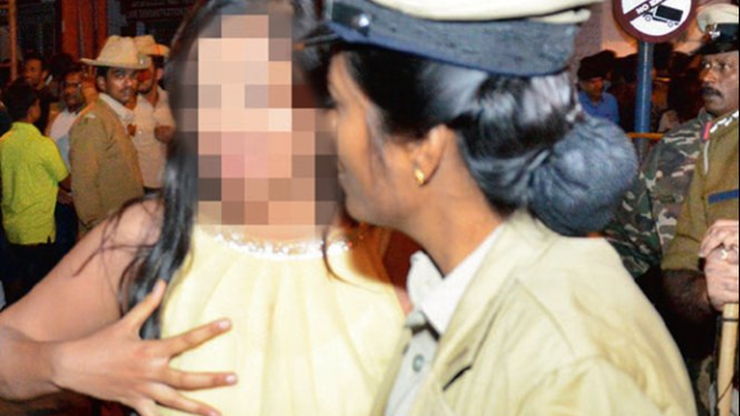 Afera w Indiach. Minister uważa, że ubrania "w zachodnim stylu" były przyczyną molestowania