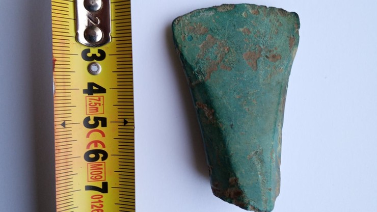 Niezwykłe odkrycie 5-latki. Dziewczynka znalazła zabytek, który ma 3 tys. lat